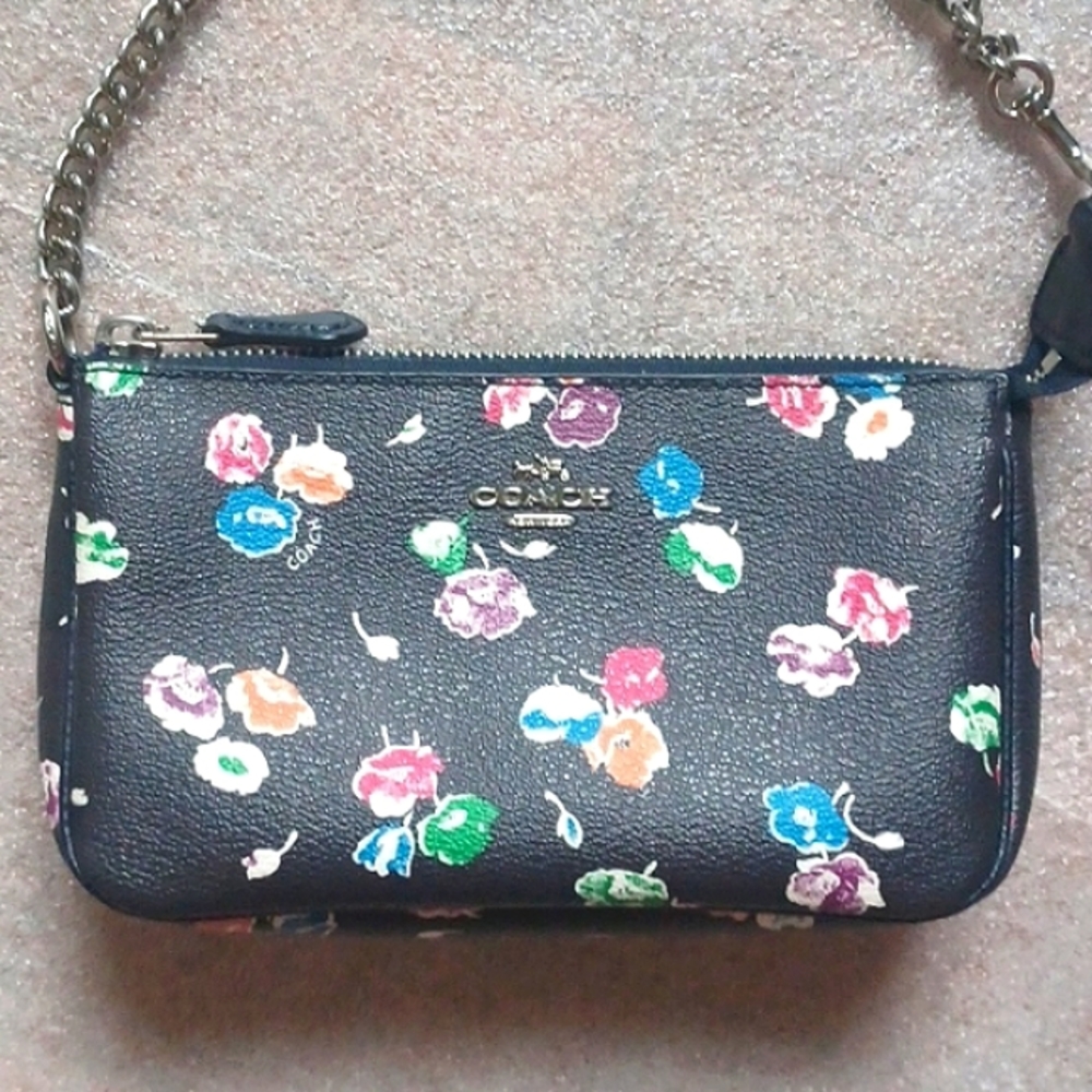 SOLD - COACH Large Wristlet 19 in Wildflower Print - Mini Purse - Picture 3 of 15